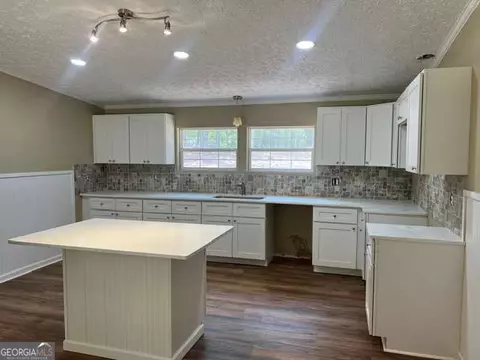 Kitchen - 196 Old Scout Rd, Jackson, GA 30233 photo 2 of 2