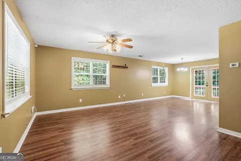 Living - 135 Andrews Rd, Toccoa, GA 30577 photo 1 of 3