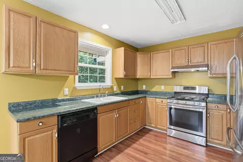Kitchen - 135 Andrews Rd, Toccoa, GA 30577 photo 2 of 2