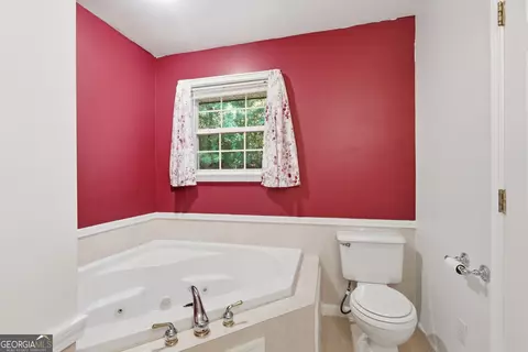 Bath - 135 Andrews Rd, Toccoa, GA 30577 photo 3 of 6