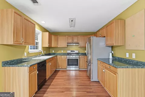 Kitchen - 135 Andrews Rd, Toccoa, GA 30577 photo 1 of 2