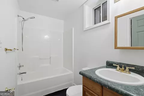 Bath - 135 Andrews Rd, Toccoa, GA 30577 photo 6 of 6
