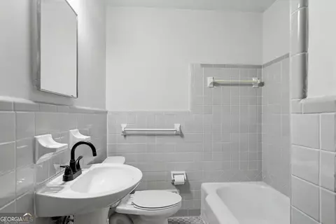 Bath - 5256 Eubanks Dr, Morrow, GA 30260 photo 3 of 5