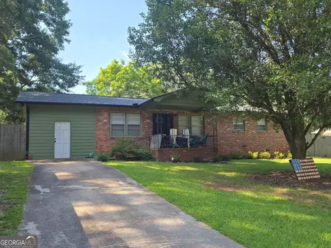 110 Westmoreland Dr, Griffin, GA 30223