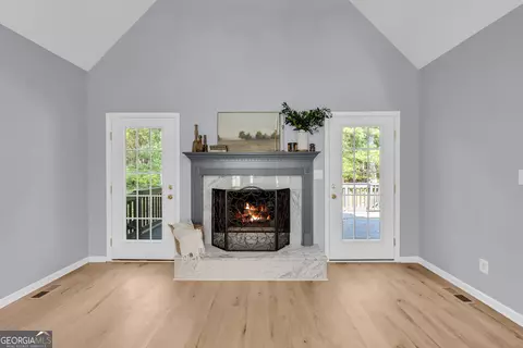 Living - 1078 Spratlin Mill Rd, Hull, GA 30646 photo 5 of 5