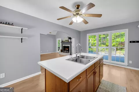 Kitchen - 1078 Spratlin Mill Rd, Hull, GA 30646 photo 4 of 4