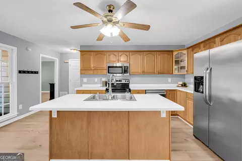 Kitchen - 1078 Spratlin Mill Rd, Hull, GA 30646 photo 3 of 4