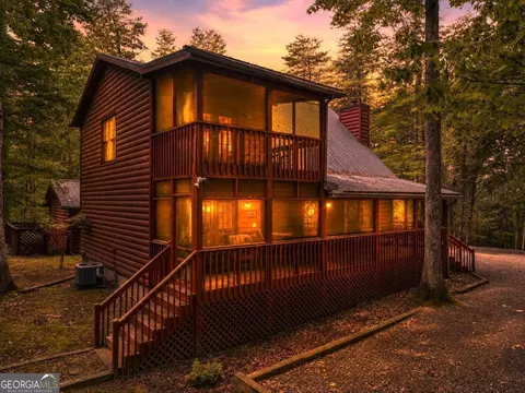 105 Blackberry Falls Ct, Ellijay, GA 30536