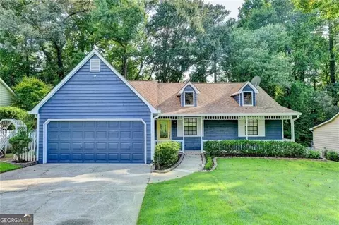 1122 Realm Ln, Lawrenceville, GA 30044