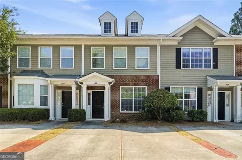 2086 Del Lago Cir, Kennesaw, GA 30152