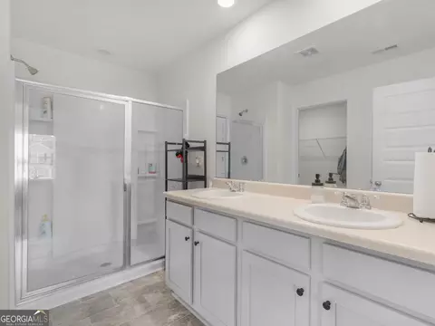 Bath - 160 Grafton St, Hampton, GA 30228 photo 1 of 2