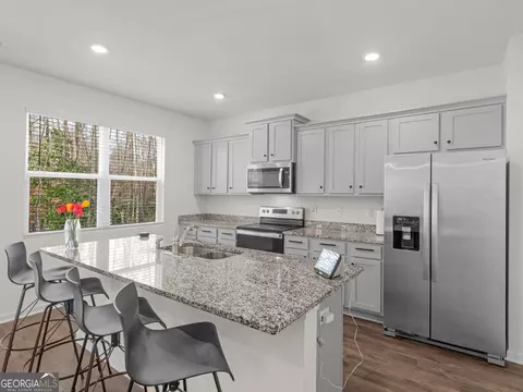 Kitchen - 160 Grafton St, Hampton, GA 30228 photo 1 of 2