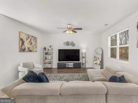 Living - 160 Grafton St, Hampton, GA 30228 photo 1 of 1