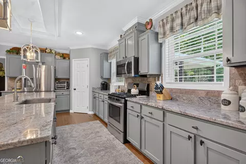 Kitchen - 7181 County Road 266, Five Points, AL 36855 photo 2 of 7