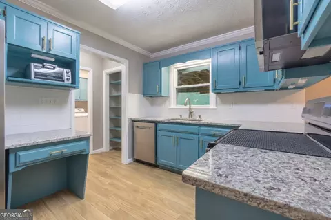 Kitchen - 133 Ashling Dr, Lagrange, GA 30240 photo 2 of 5