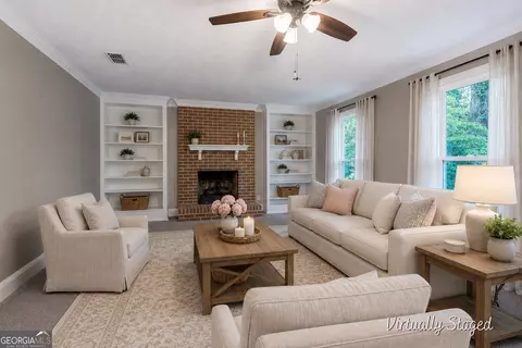 Living - 133 Ashling Dr, Lagrange, GA 30240 photo 2 of 6