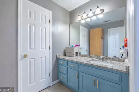 Bath - 133 Ashling Dr, Lagrange, GA 30240 photo 1 of 5
