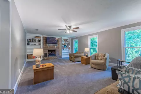 Living - 133 Ashling Dr, Lagrange, GA 30240 photo 4 of 6