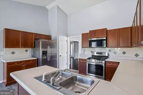 Kitchen - 2615 Snowcrest Pl, Bethlehem, GA 30620 photo 2 of 2
