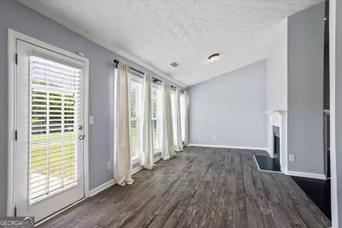 Living - 2615 Snowcrest Pl, Bethlehem, GA 30620 photo 3 of 4
