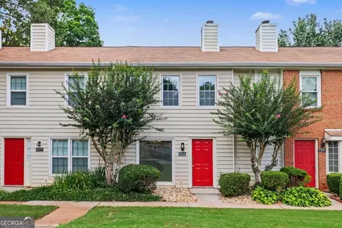 201 Holcomb Ferry Rd, Roswell, GA 30076