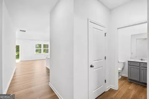 Entry Way - 8 Gulfstream Dr, Lagrange, GA 30241 photo 5 of 5