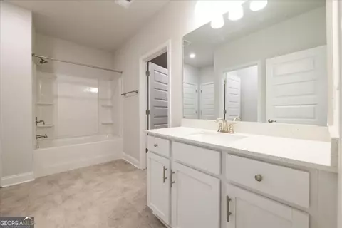 Bath - 361 Eagle Ridge Dr #LOT 13, Macon, GA 31216 photo 4 of 4