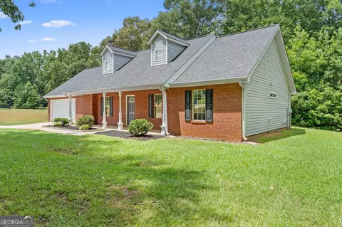 Exterior - 169 Meadow View Dr, Jackson, GA 30233 photo 6 of 9