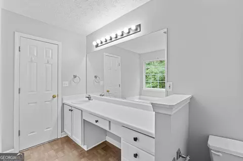 Bath - 169 Meadow View Dr, Jackson, GA 30233 photo 3 of 5