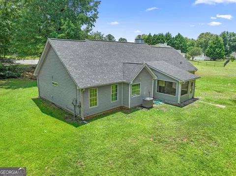 Exterior - 169 Meadow View Dr, Jackson, GA 30233 photo 7 of 9