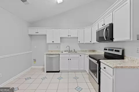 Kitchen - 169 Meadow View Dr, Jackson, GA 30233 photo 1 of 1