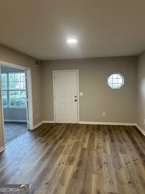 Living - 941 Old Mill Pt #B, Monroe, GA 30655 photo 2 of 2