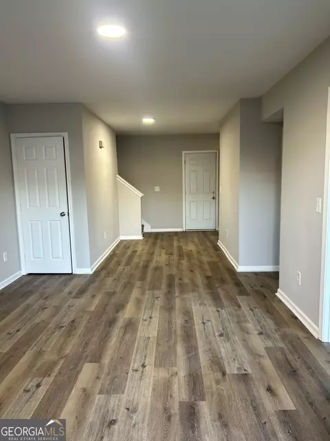 Living - 941 Old Mill Pt #B, Monroe, GA 30655 photo 1 of 2