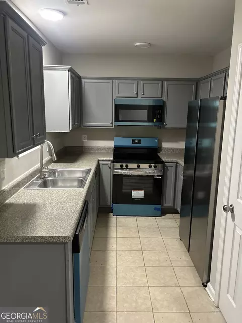 Kitchen - 941 Old Mill Pt #B, Monroe, GA 30655 photo 1 of 1