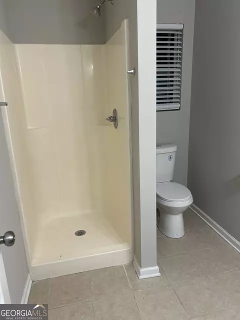 Bath - 944 Old Mill Pt #A, Monroe, GA 30655 photo 5 of 5