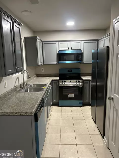 Kitchen - 944 Old Mill Pt #B, Monroe, GA 30655 photo 1 of 1