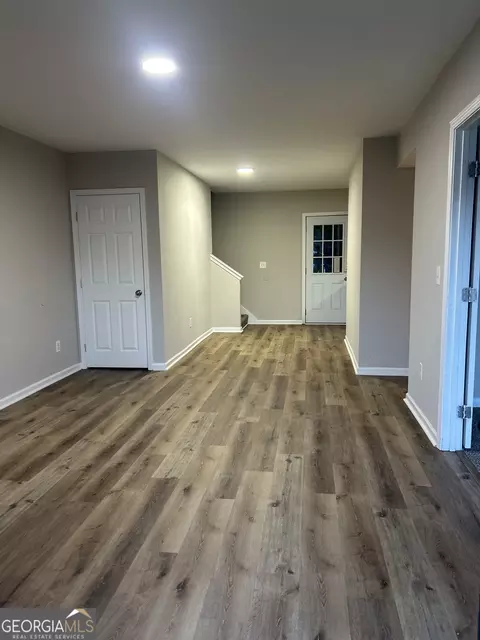 Living - 944 Old Mill Pt #B, Monroe, GA 30655 photo 1 of 2