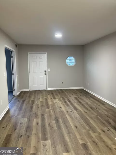Living - 944 Old Mill Pt #B, Monroe, GA 30655 photo 2 of 2