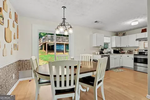 Dining - 460 Old Tree Dr, Jackson, GA 30233 photo 1 of 3