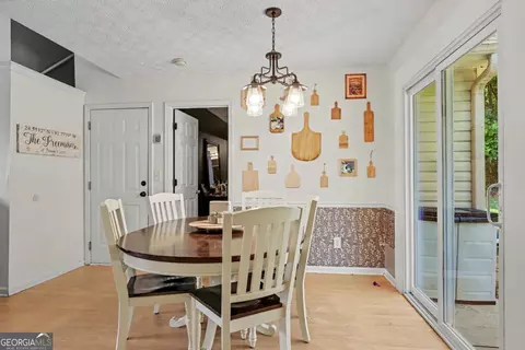 Dining - 460 Old Tree Dr, Jackson, GA 30233 photo 2 of 3