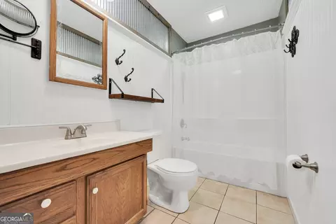 Bath - 122 E Knight Rd, Mcdonough, GA 30252 photo 6 of 10