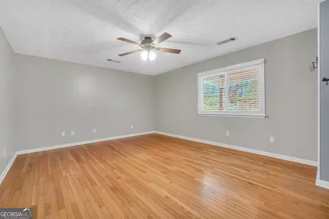 Living - 122 E Knight Rd, Mcdonough, GA 30252 photo 2 of 5