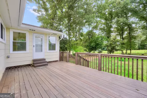 Exterior - 122 E Knight Rd, Mcdonough, GA 30252 photo 9 of 10