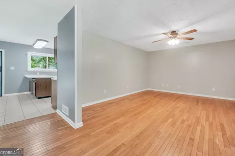 Living - 122 E Knight Rd, Mcdonough, GA 30252 photo 4 of 5