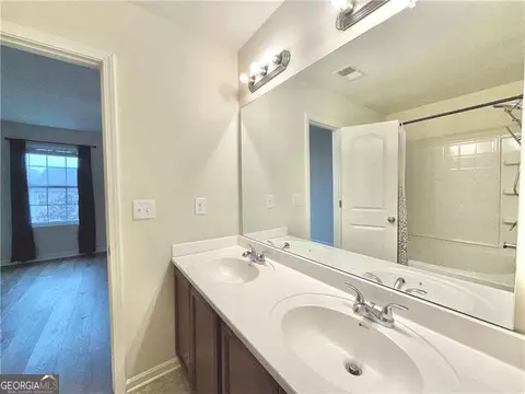 Bath - 400 Oconner Blvd, Athens, GA 30607 photo 2 of 4