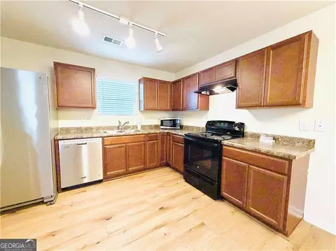 Kitchen - 400 Oconner Blvd, Athens, GA 30607 photo 1 of 2