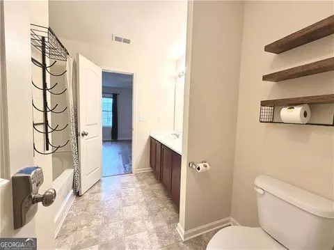 Entry Way - 400 Oconner Blvd, Athens, GA 30607 photo 5 of 9