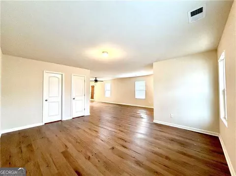 Living - 400 Oconner Blvd, Athens, GA 30607 photo 4 of 8