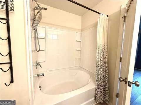 Bath - 400 Oconner Blvd, Athens, GA 30607 photo 3 of 4