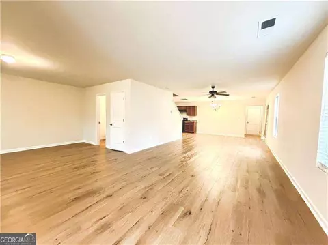 Living - 400 Oconner Blvd, Athens, GA 30607 photo 6 of 8